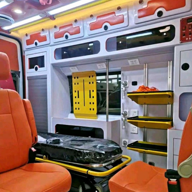 临桂长途救护车护送病人租赁价格